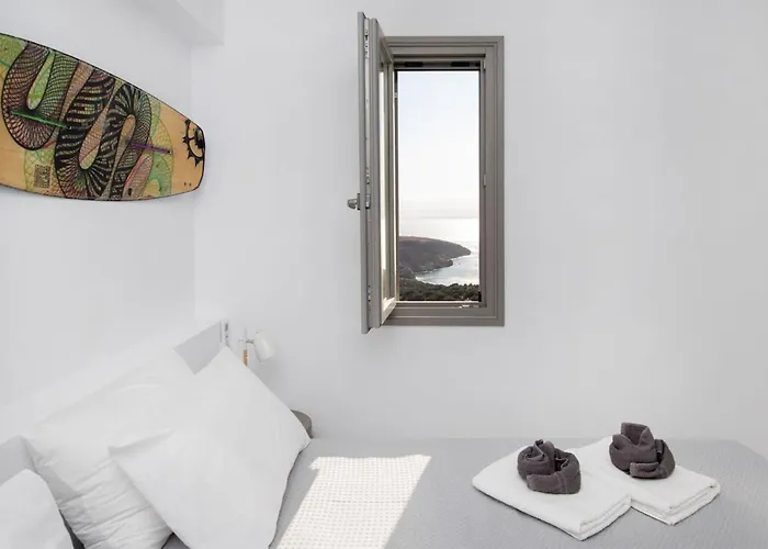 Rising Sun Sea View Near The Paros