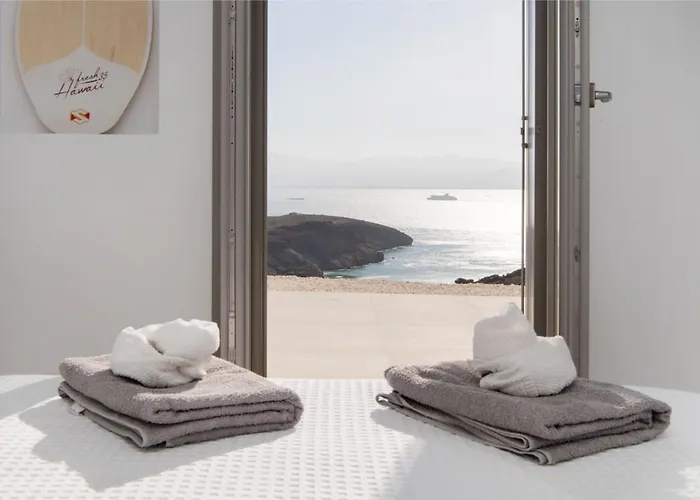 Rising Sun Sea View Near The Paros