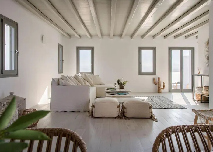 Rising Sun Sea View Near The Paros