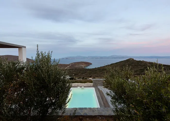 Rising Sun Sea View Near The Paros