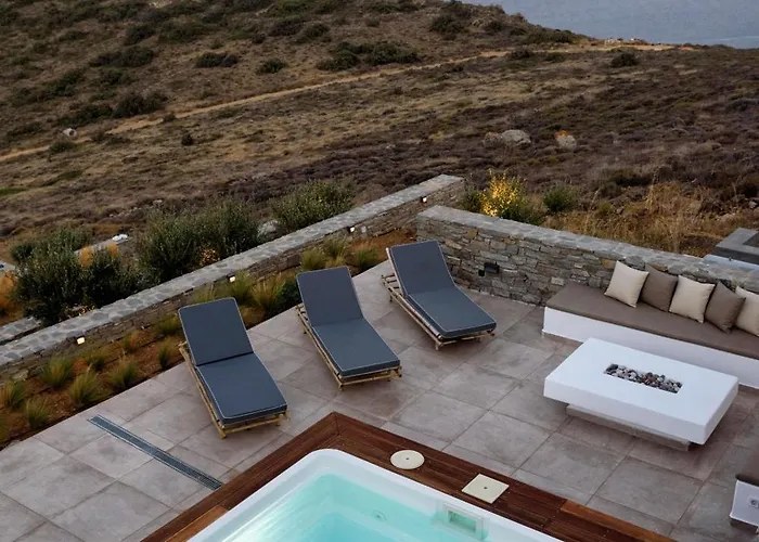 Rising Sun Sea View Near The Paros